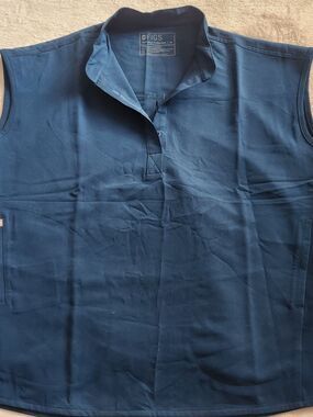 FIGS Technical Collection Rafaela Oversized Scrub Top Deep Reef Size Medium EUC